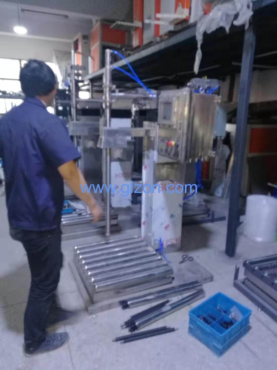 1572147046819543.jpg 液體灌裝機,稱重灌裝機,定量灌裝機