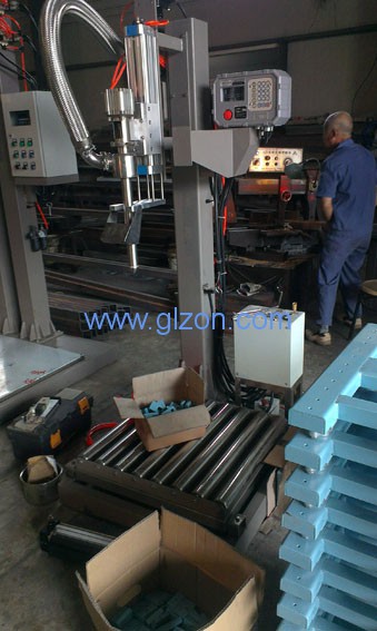 干粉砂漿包裝機(jī),噸袋包裝機(jī),液體灌裝機(jī),灌裝設(shè)備廠家 干粉砂漿包裝機(jī),噸袋包裝機(jī),液體灌裝機(jī),灌裝設(shè)備廠家